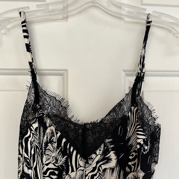 🚦 NWT 7 For All Mankind LA Zebra Floral Lace Trim V-neck Camisole XS - Picture 4 of 14